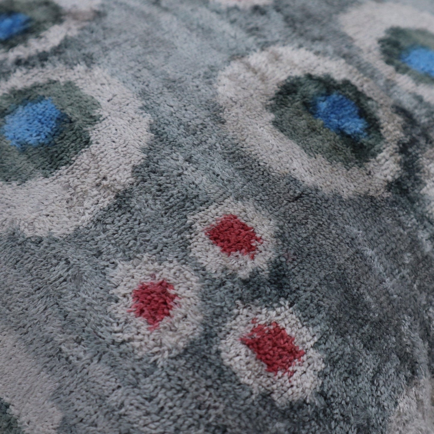 Canvello Handmade Gray Velvet Throw Pillow - 20x20